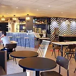 宜必思马诺斯克卡达拉切酒店