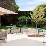 Hotel Ibis Cadarache 3*