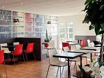 Ibis Cadarache 3* مانوسك