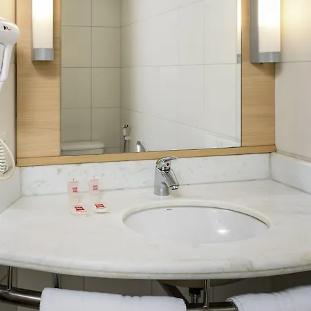 فندق Ibis Cadarache 3*