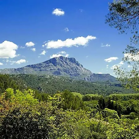 Ibis Cadarache Hotel 3*