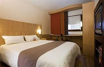 فندق Ibis Cadarache مانوسك