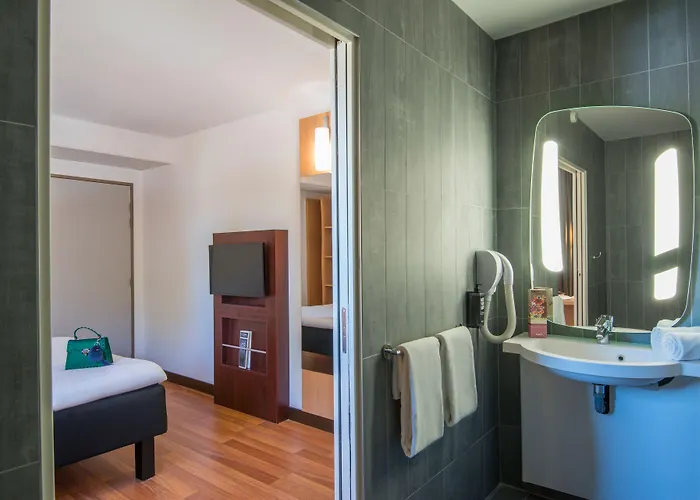 Ibis Cadarache Hotel 3*